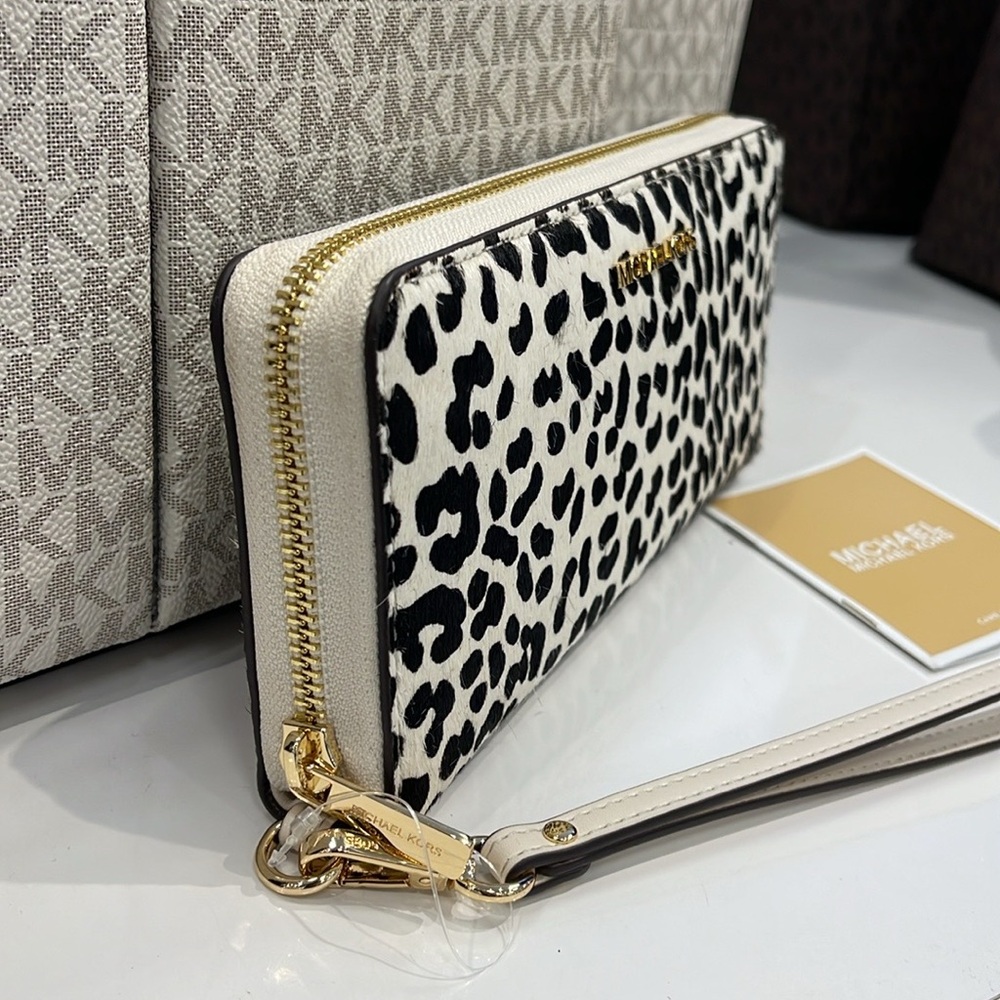 MICHAEL KORS
Leather Lg Continental Wristlet Phone Wallet Exotic Print Hair Calf - Picture 3 of 16